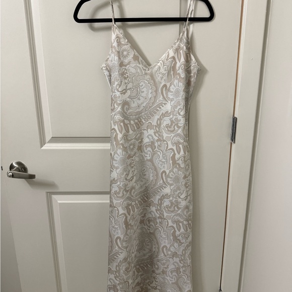 Wilfred Dresses & Skirts - Wilfred Cream and White Patterned Dress